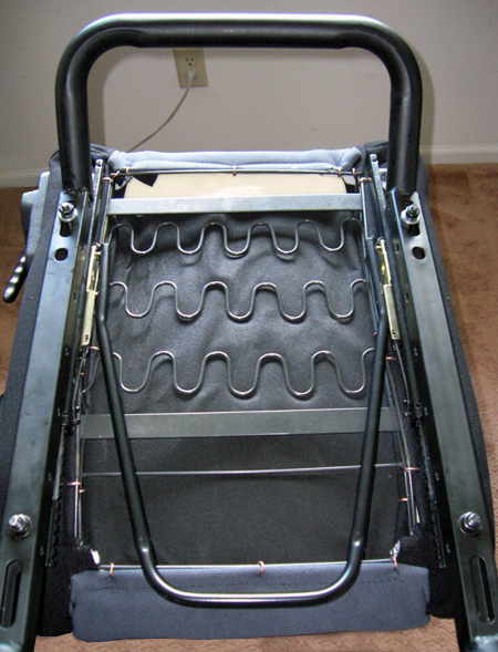 Obutto oZone Gaming Cockpit - mounting the frame to the seat