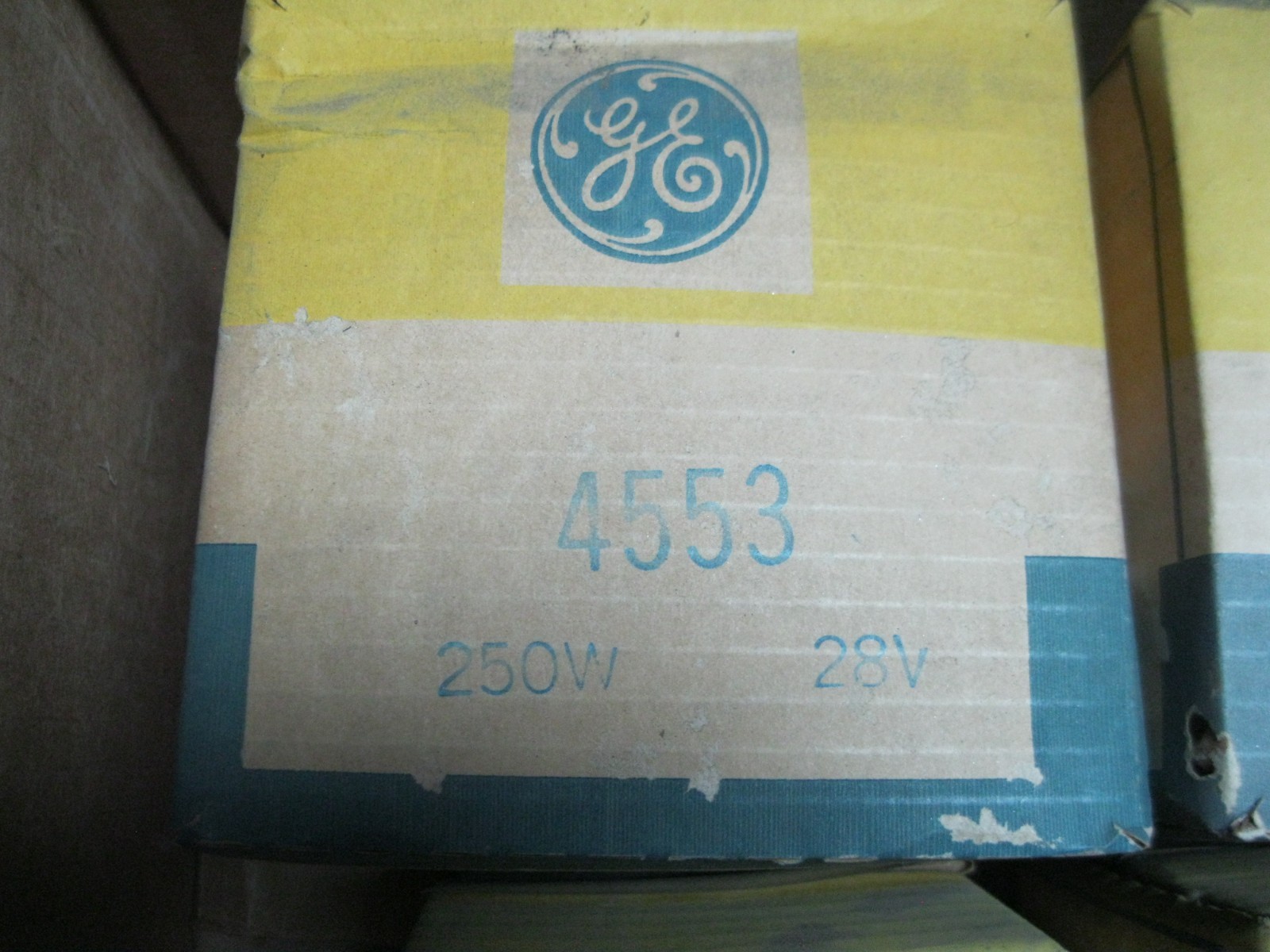 NOS GE4553 / 4553 LANDING LIGHT NEW NOS GE4553 / 4553 LANDING LIGHT NEW
