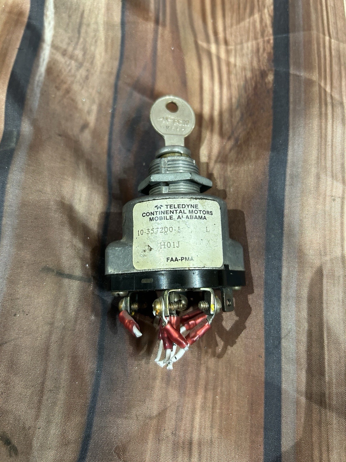 Bendix Ignition Switch 10-357200-1 R L Both Start Keyed