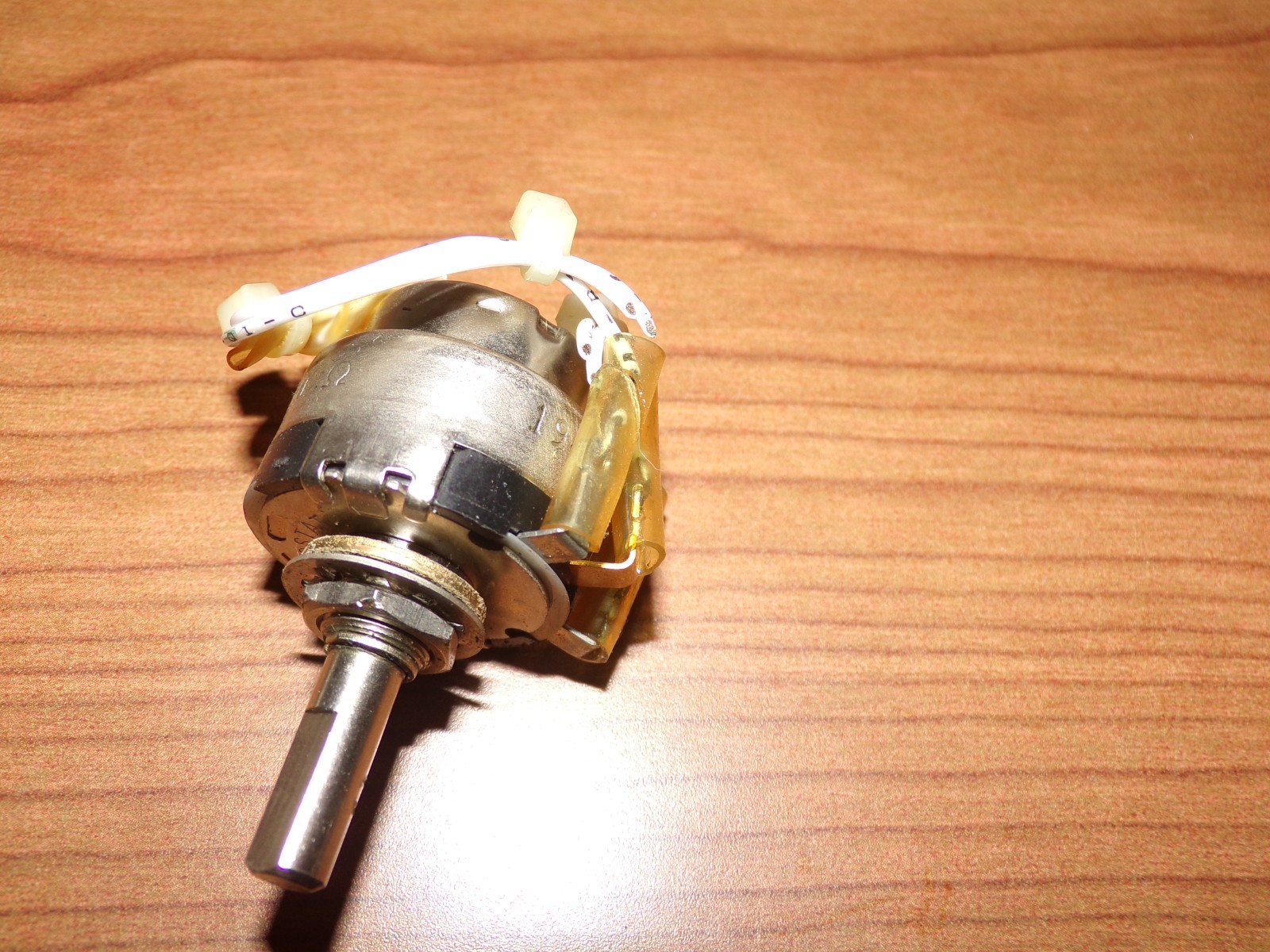 CM42873 Aircraft Potentiometer 500 Ohm CM42873 Aircraft Potentiometer 500 Ohm