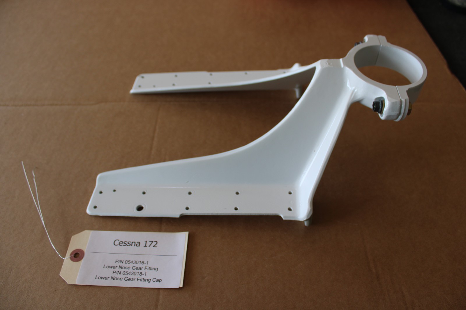 Cessna 172 0543016-1 Lower Nose Gear Fitting w/ 0543018-1 Cap Cessna 172 0543016-1 Lower Nose Gear Fitting w/ 0543018-1 Cap
