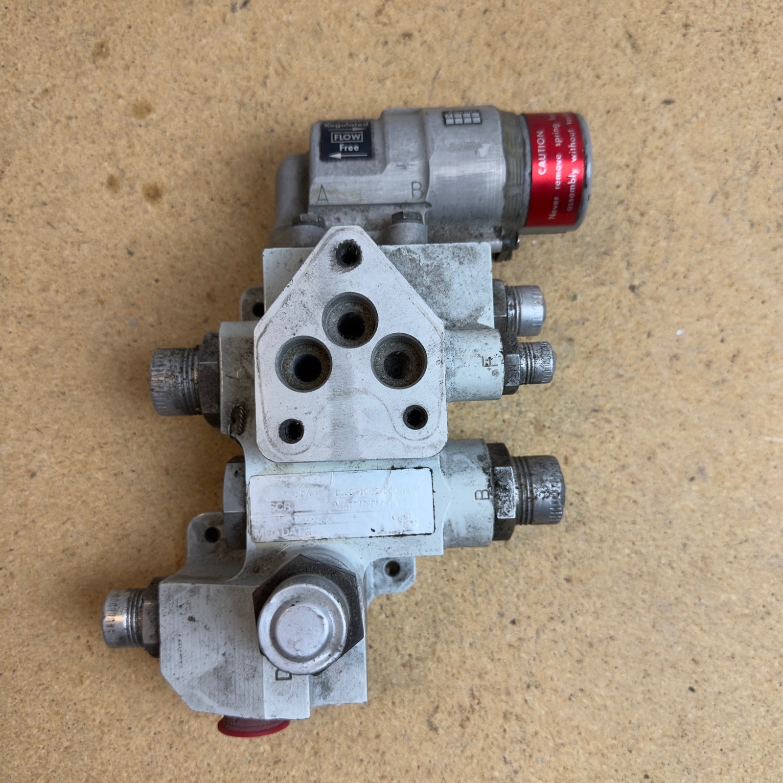 SAMM BHC 1060-04 Hydraulic Priority Valve Aircraft S/N 1146 Dated 1991 SAMM BHC 1060-04 Hydraulic Priority Valve Aircraft S/N 1146 Dated 1991