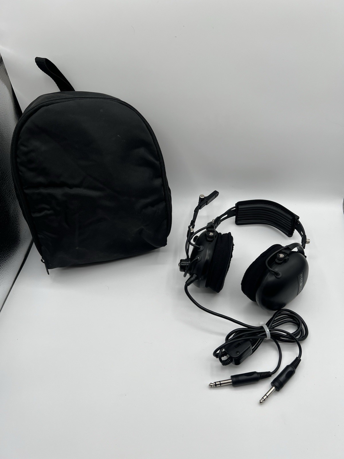 Flightcom 4DX Classic General Passive Aviation Headset GA Standard untested Flightcom 4DX Classic General Passive Aviation Headset GA Standard untested