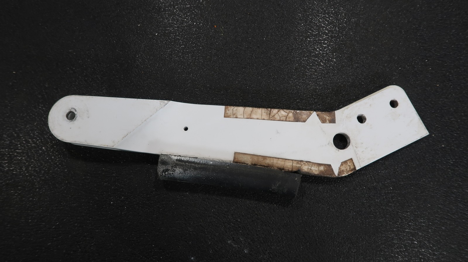 Cirrus SR20 Outboard Flap Hinge Part Numbers 14573-003 14573-004 Cirrus SR20 Outboard Flap Hinge Part Numbers 14573-003 14573-004