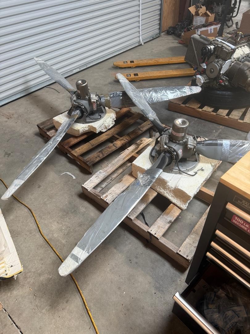 McCauley 3AF34C-92 propellers w/ spinners & back plates Cessna 421 McCauley 3AF34C-92 propellers w/ spinners & back plates Cessna 421