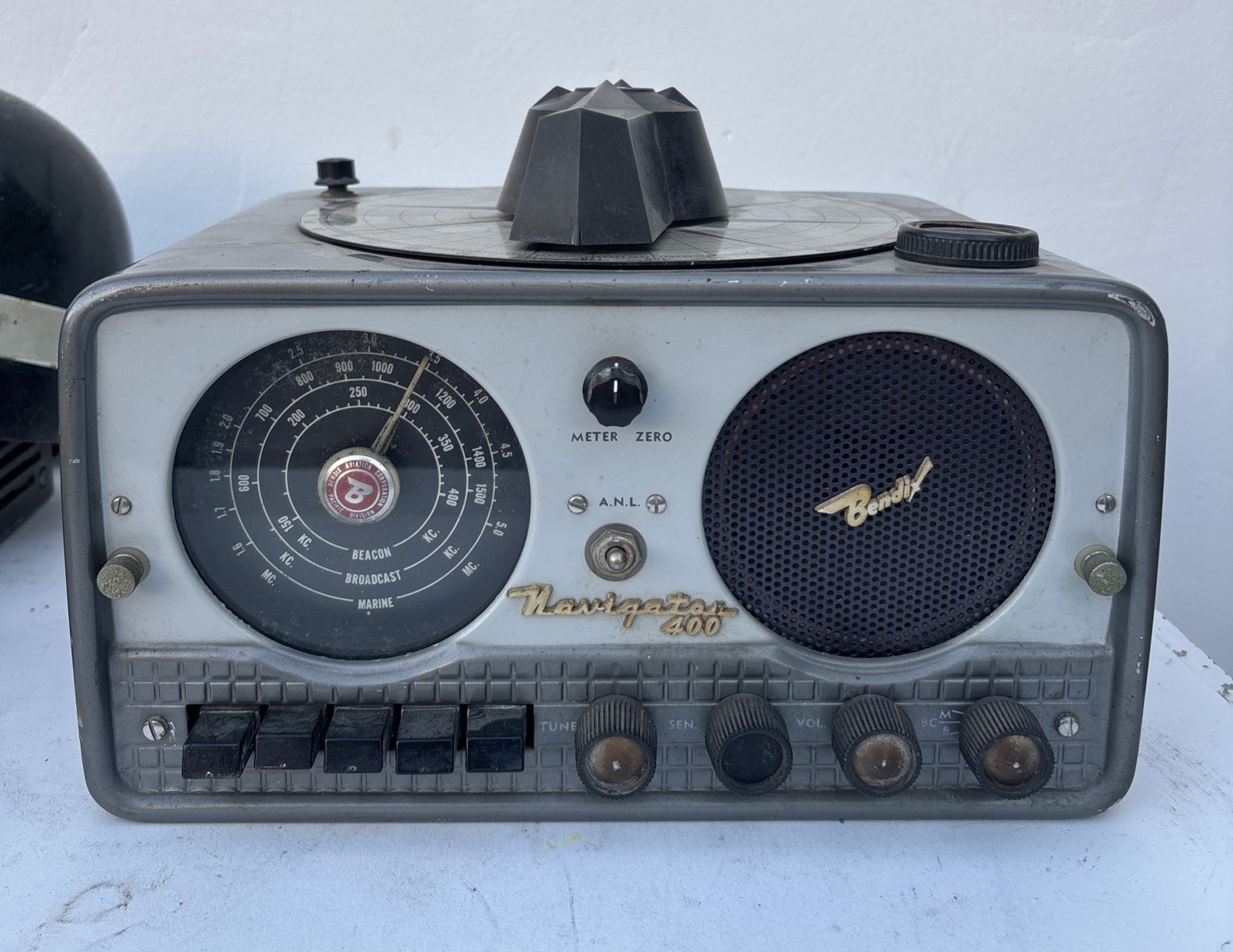 Vintage Rare BENDIX Navigator 400 DIRECTION FINDER Radio Transistor - Untested Vintage Rare BENDIX Navigator 400 DIRECTION FINDER Radio Transistor - Untested