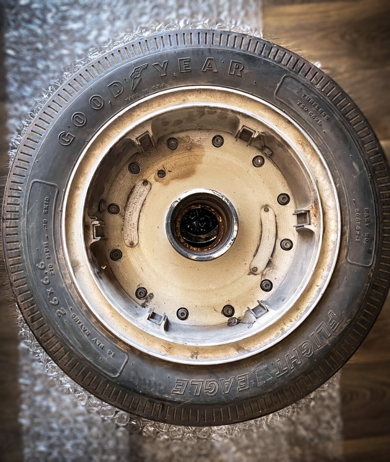Goodrich aircraft wheel PN: 31003-4 with tire PN 266f43-1(One doesn't have tire) Goodrich aircraft wheel PN: 31003-4 with tire PN 266f43-1(One doesn't have tire)