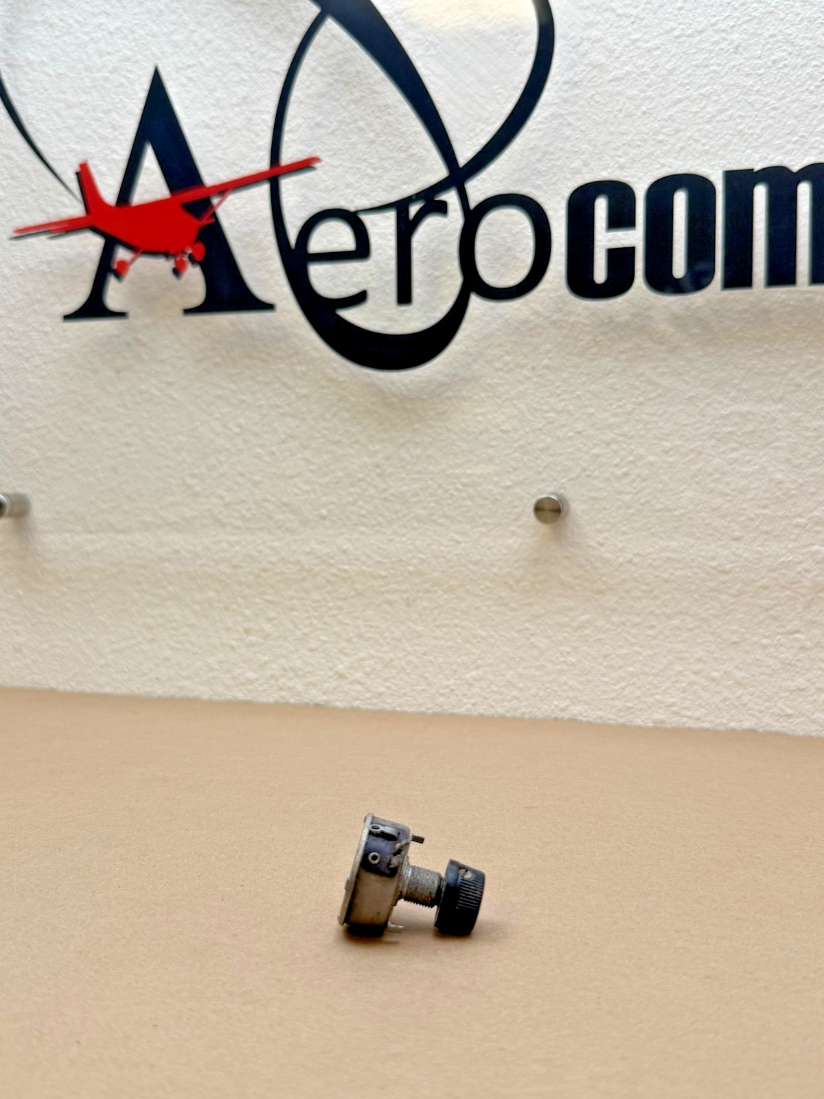 Centralab WW-060 Wire-Wound Potentiometer 6 Ohm (6219) Centralab WW-060 Wire-Wound Potentiometer 6 Ohm (6219)