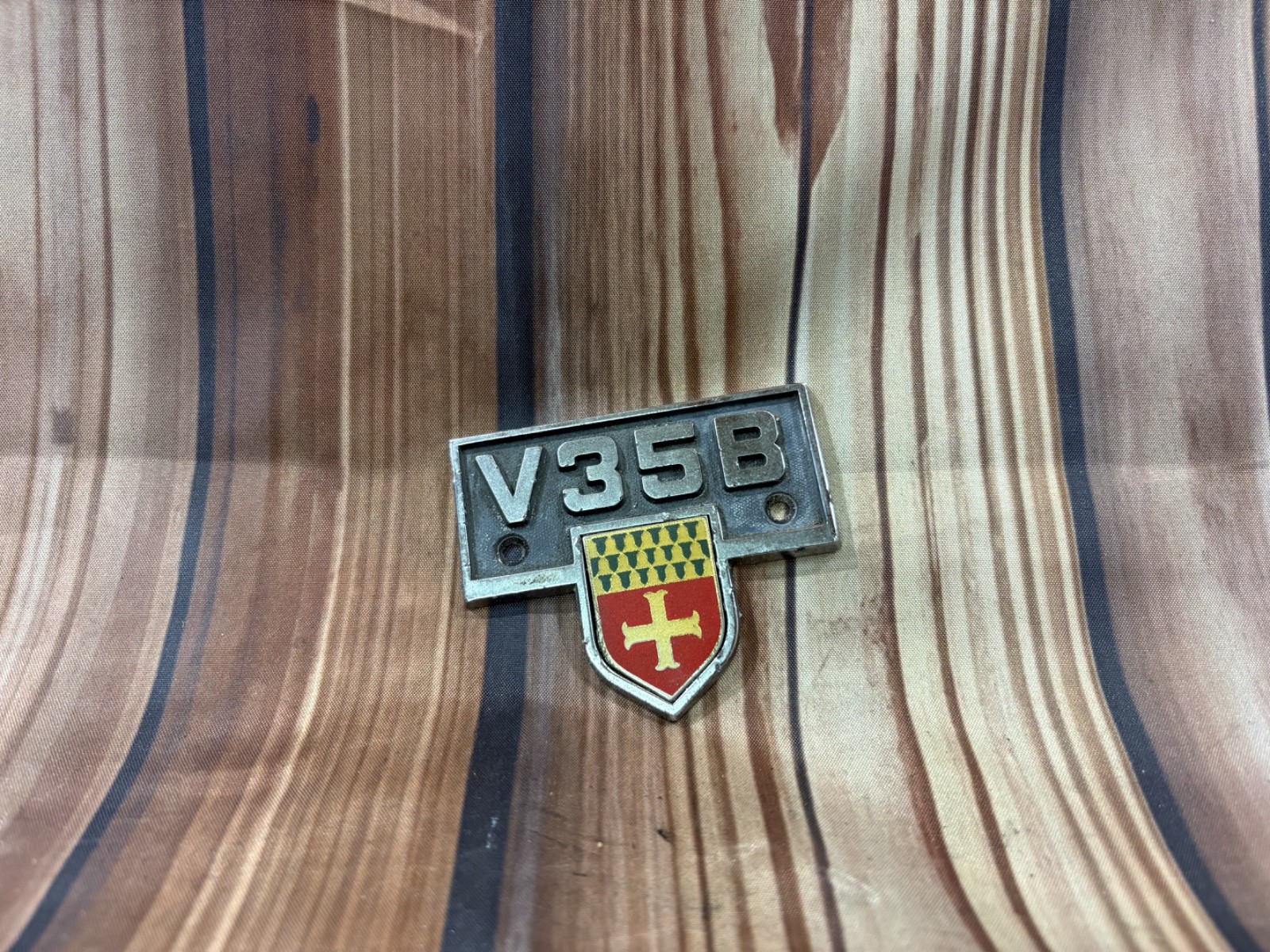 Beechcraft V35B Emblem With Crest Beechcraft V35B Emblem With Crest