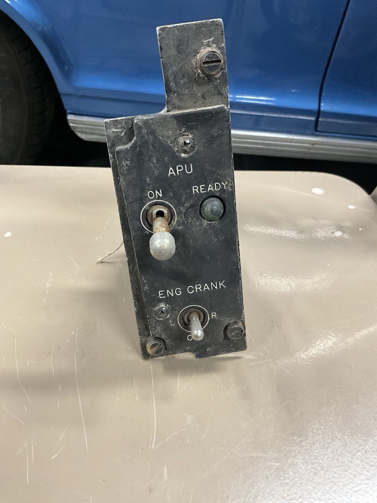 VINTAGE AIRCRAFT APU ENGINE CRANK SWITCH MAN CAVE MEMORABILIA COLLECTION VINTAGE AIRCRAFT APU ENGINE CRANK SWITCH MAN CAVE MEMORABILIA COLLECTION