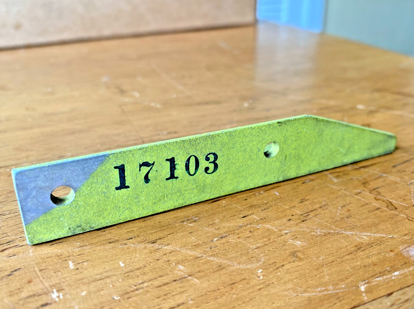 Piper PA-23-250 LH Outboard Flap Hinge 17103-00 760-865 Aztec Apache NEW