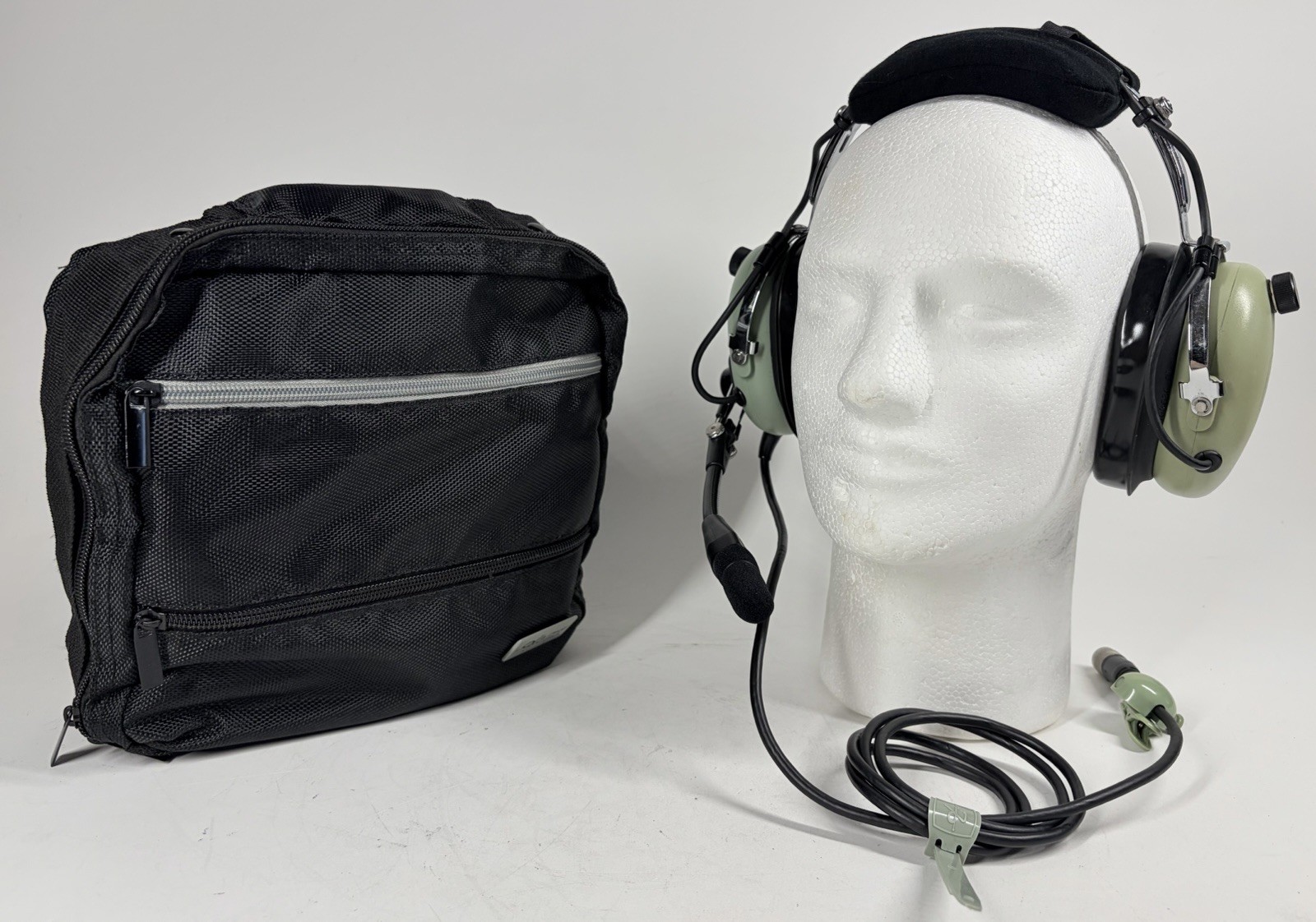 David Clark H10-13X ANR Aviation Headset Pilot 40726G-01 ENC Carry Case Bag David Clark H10-13X ANR Aviation Headset Pilot 40726G-01 ENC Carry Case Bag