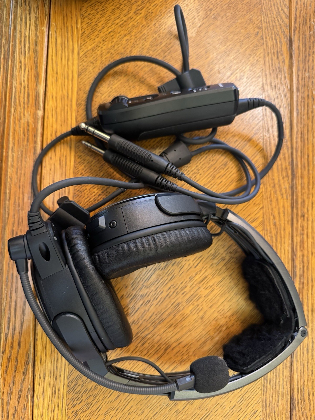 Bose A20 Aviation Headset Bose A20 Aviation Headset