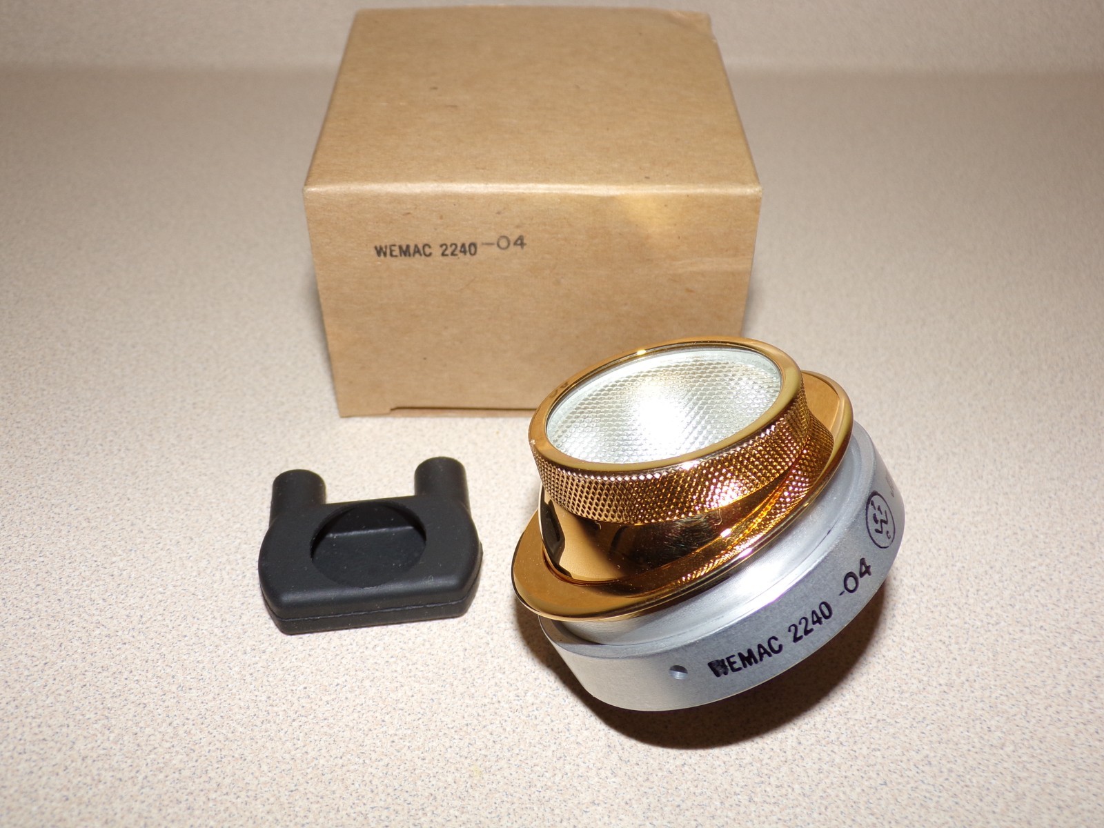 Wemac Aircraft Gold/Silver Swivel Light 2240-04 Wemac Aircraft Gold/Silver Swivel Light 2240-04