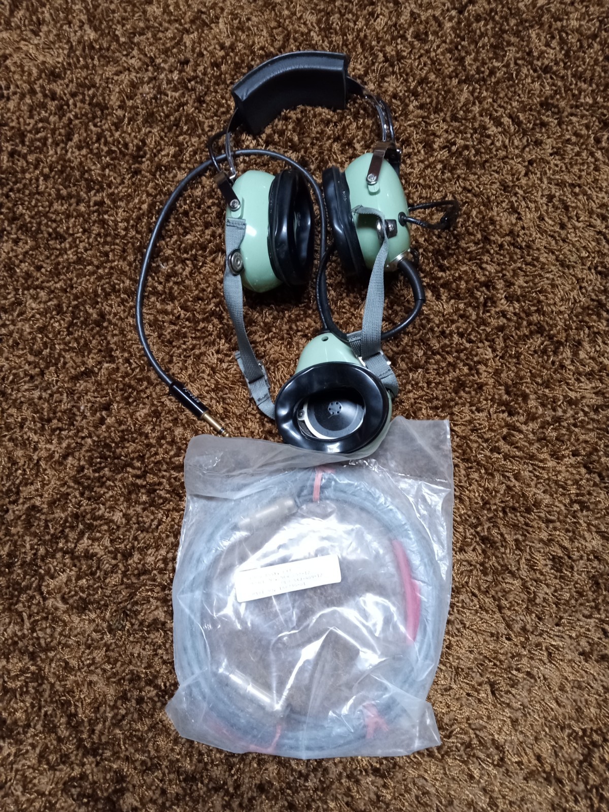 2 David Clark H5010 Aviation Headsets / Untested 2 David Clark H5010 Aviation Headsets / Untested