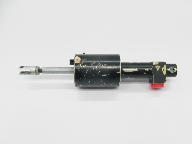 Master Brake Cylinder - 1975 Cessna 421 - PN: 5044000-4 - Lot # B2494