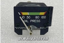 548-797, 5-1365B, New 87363-002 Piper SENECA III Cluster Oil Pressure Gauge picture