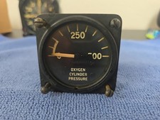 WWII U.S. Aircraft Oxygen Pressure Gauge Type K-1 – Vintage Military Aviation In picture